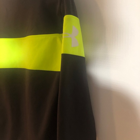 UNDER ARMOUR ALLSEASONGEAR - Picture 3 of 5